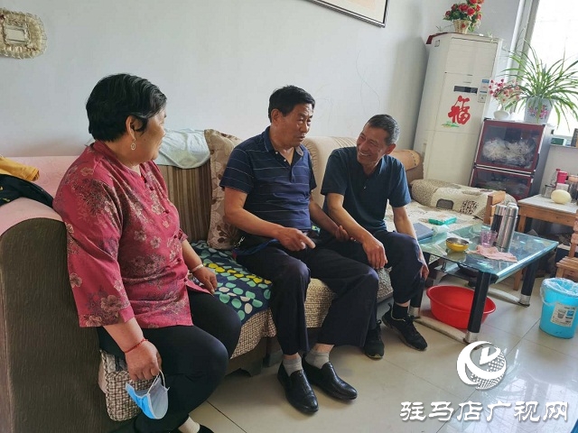 驻马店七旬老人用行动诠释人间大爱
