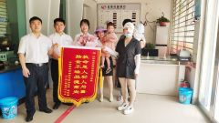 驻马店市汝南农商银行员工见义勇为获好评