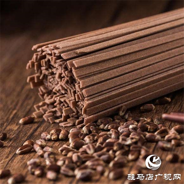 吨源种业彩色小麦喜获丰收
