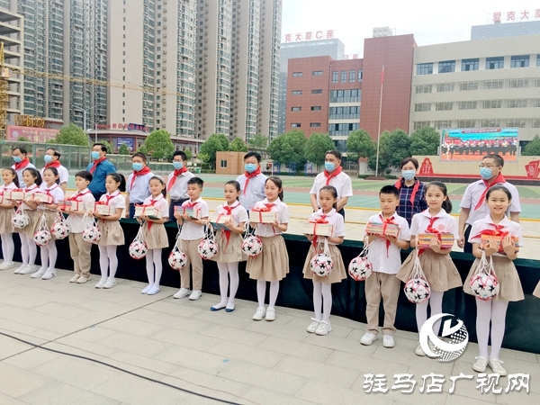 驻马店四大班子领导开展“六一”慰问 与孩子们一起欢度节日