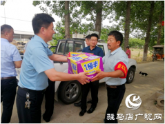 平舆县玉皇庙乡：爱心人士助力秸秆禁烧