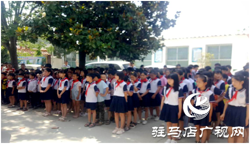 上蔡县：书香捐赠进校园