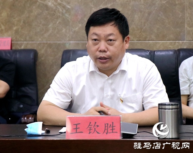王钦胜现场接听“12345”政务服务热线 交通设施、机动车管理等问题成热点
