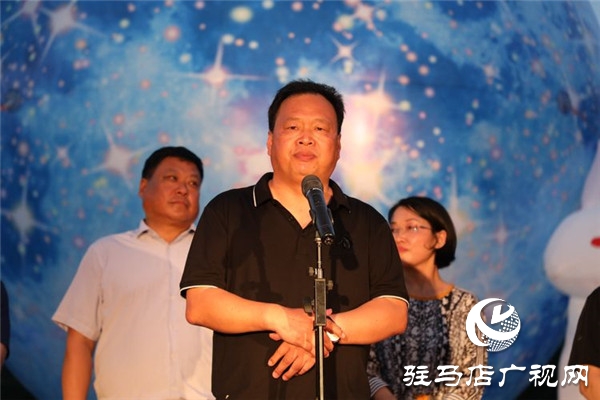 平舆蓝天芝麻小镇荷塘月色600亩荷花竞相开放成游客绝佳夜游打卡地