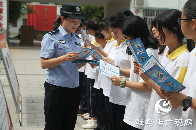 平舆县公安局组织民警开展送法进校园活动