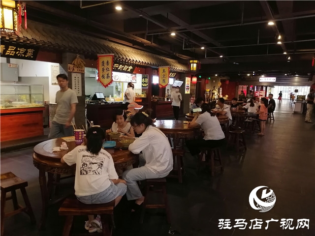天中老街：以“服务”赢市场 