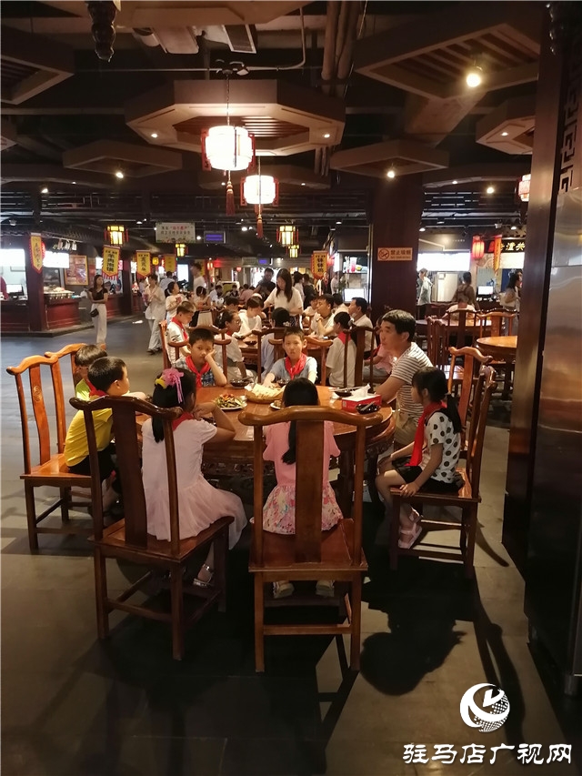 天中老街：以“服务”赢市场 