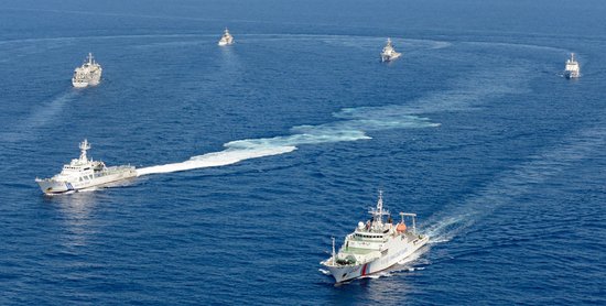 中国海警舰艇编队7月14日在我钓鱼岛领海巡航