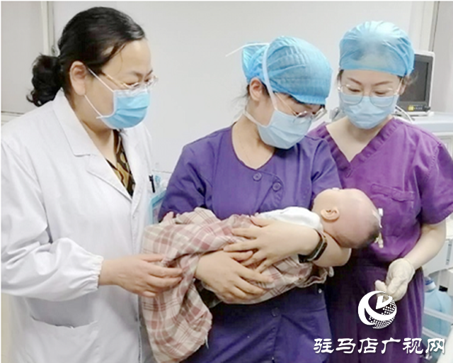 2月大婴儿频繁便血，医院多学科联合施救