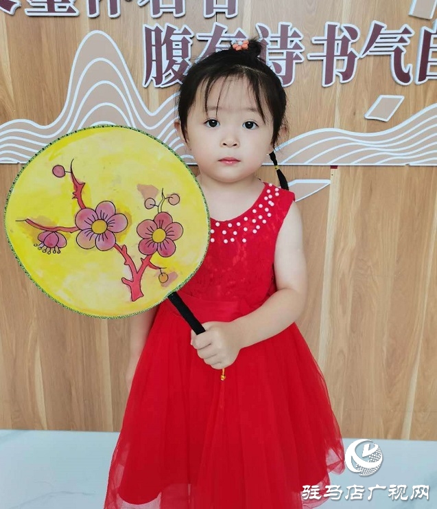 东明路城市书房举办创意雨伞绘画大比拼