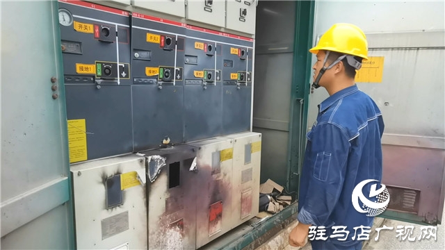 驻马店文明路上高压分变箱突然冒烟起火