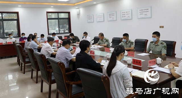 平舆县召开县委常委议军会议