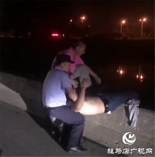 男子为情所困跳河轻生 民警深夜施救得以生还