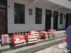 中国一冶驻马店项目部到部队开展慰问活动