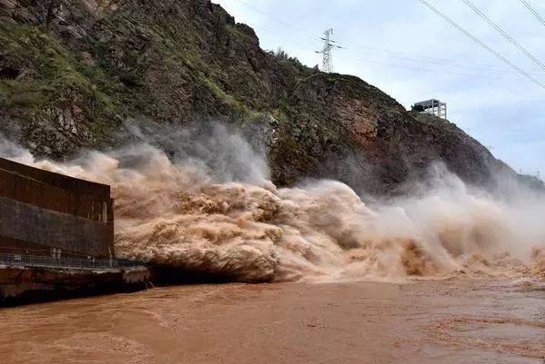 河南积极应对本轮降雨 各相关水库加大泄水流量腾库容