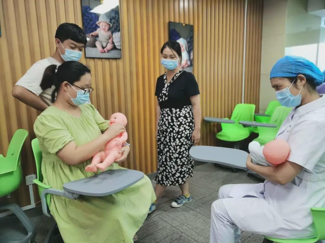 驻马店市中心医院开展母乳喂养周活动 守护母婴健康