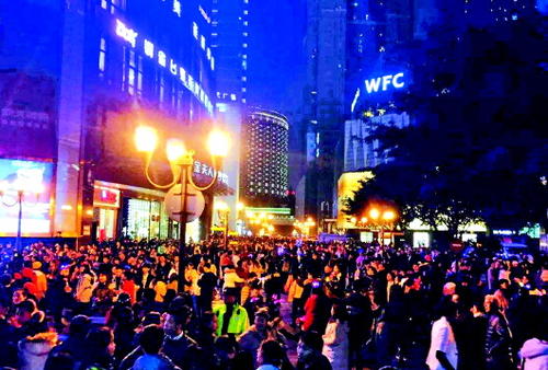 留住熟悉的烟火气！河南发文促进夜经济发展，“24小时”不打烊 