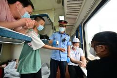 河南开出2020年首趟跨省旅游列车 620名旅客驶向甘肃、青海