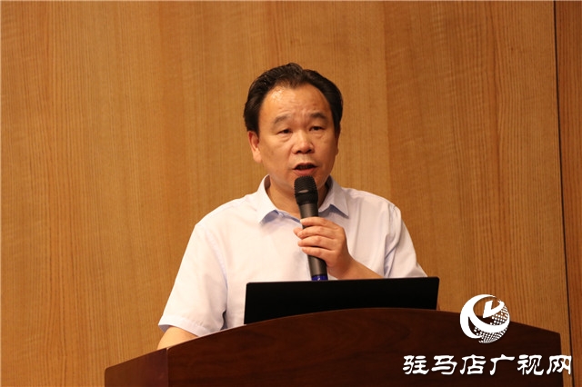 第14届中国心理学家大会  第二场圆桌论坛在驻马店市广播电视中心直播间召开