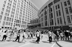 横跨17个行业门类，覆盖12个省辖市、5个省直管县 国企专场招聘会真火爆