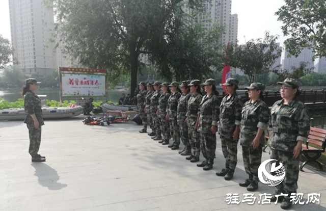 防汛抗洪连里的女民兵