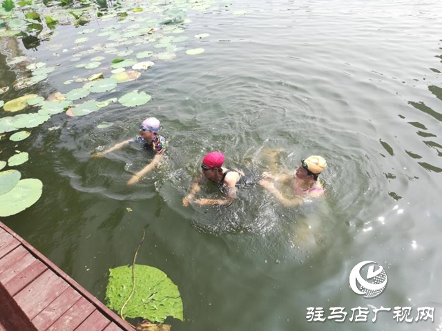 防汛抗洪连里的女民兵