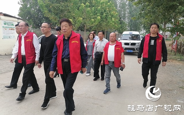 驻马店民间慈善组织开展“双节”送温暖活动