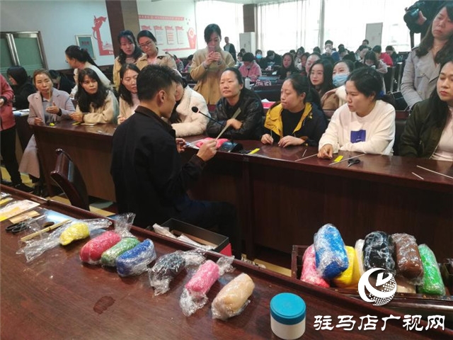 面塑艺人张新芳传授技艺