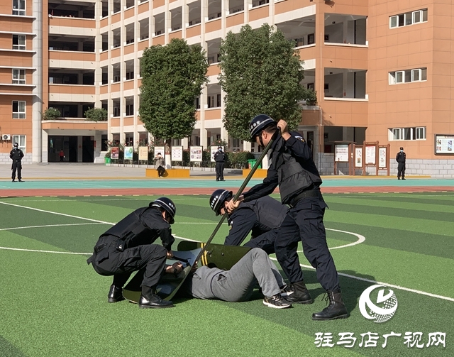 驻马店市直学校举行安保队伍业务技能汇报表演活动