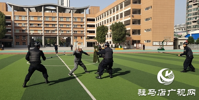 驻马店市直学校举行安保队伍业务技能汇报表演活动