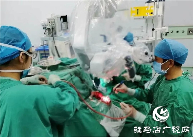 市中心医院“双镜合璧”联合手术，擒获病人脑内“双瘤”