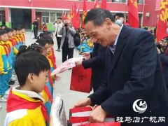 关爱留守儿童  让爱不再缺席