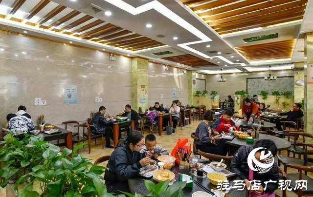 曹运洪胡辣汤荣获中国·西华第四届胡辣汤大赛特等奖