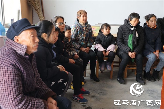 萤火虫公益协会总会携手上蔡分会到党店镇开展对接帮扶公益活动