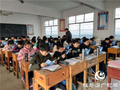 平舆县玉皇庙乡各中小学校开展“小手拉大手 提升安全感”活动