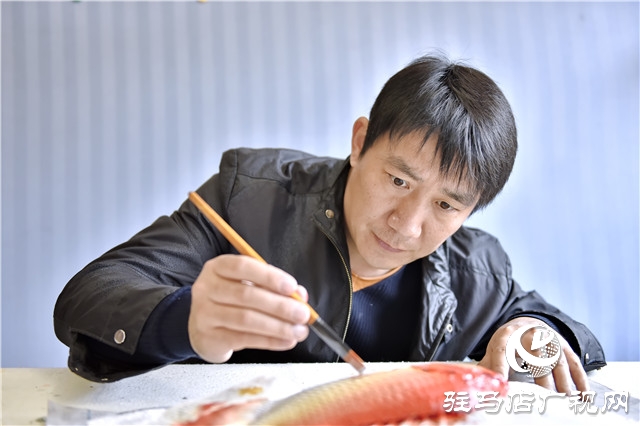 非遗文化：让鱼儿“活”在纸上——谷冰鱼拓