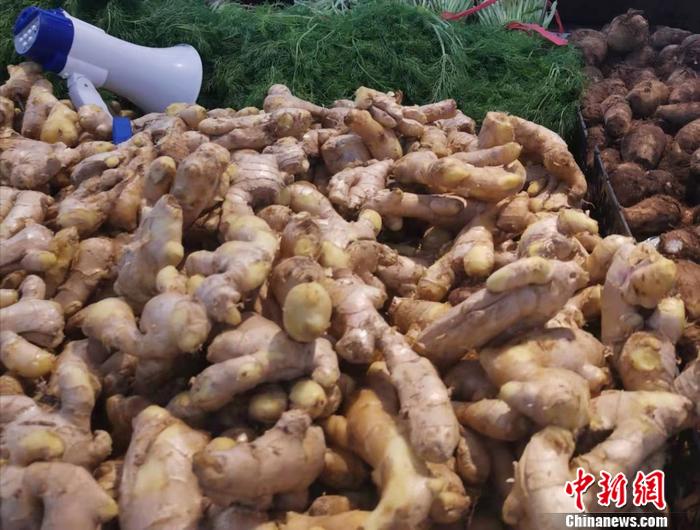 图为北京西城区一家超市内的生姜。 <a target='_blank' href='http://www.chinanews.com/' >中新网</a>记者 谢艺观 摄