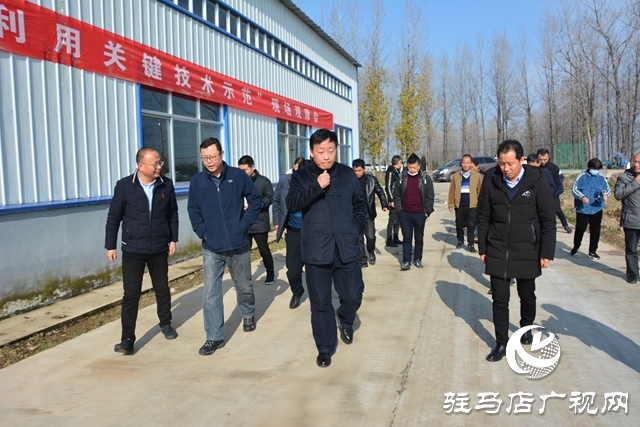省农科院在正阳县举行猪场粪污无害化处理现场观摩会