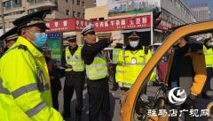 严查电动车无牌上路、非法加装车棚 驻马店市区开出第一张罚单