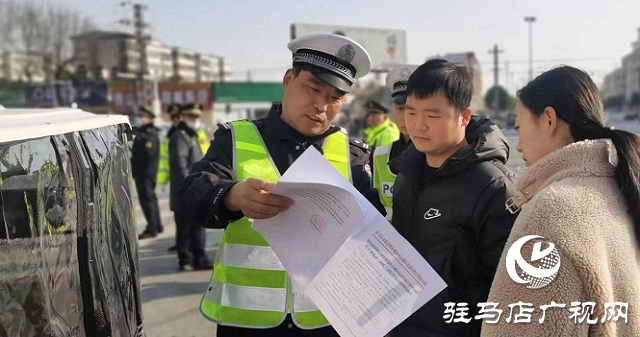 严查电动车无牌上路、非法加装车棚 驻马店市区开据第一张罚单