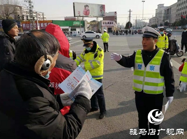 严查电动车无牌上路、非法加装车棚 驻马店市区开据第一张罚单