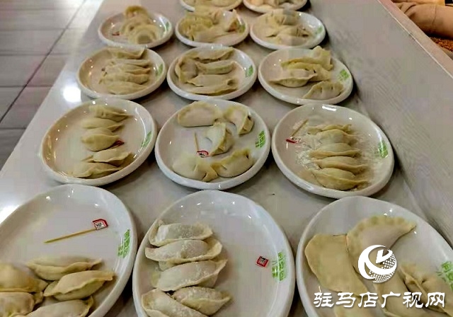 快乐包饺子 温暖迎冬至
