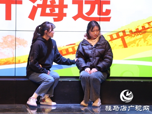 电影《鹏霄万里》剧组到黄淮学院选演员