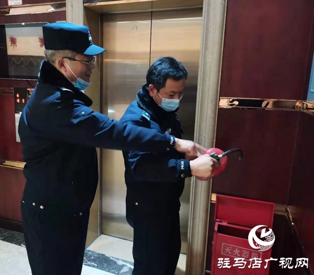 平舆警方组织开展公共聚集场所集中清查行动