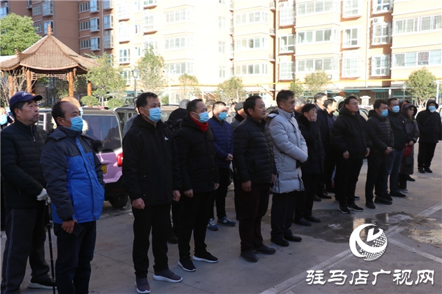 欣悦苑小区举行业主委员会揭牌仪式