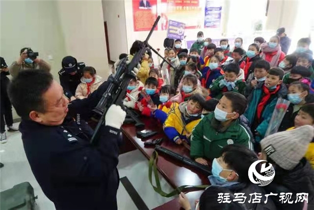 正阳县公安局举行系列活动庆祝首个中国人民警察节