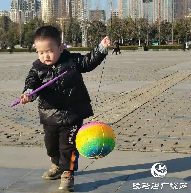 驻马店：大风过后天晴朗 碧空如洗景色靓
