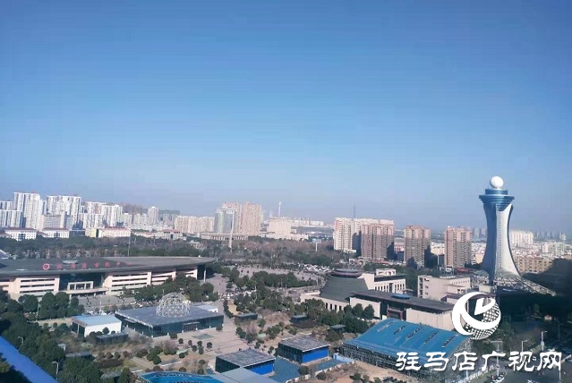 驻马店：大风过后天晴朗 碧空如洗景色靓