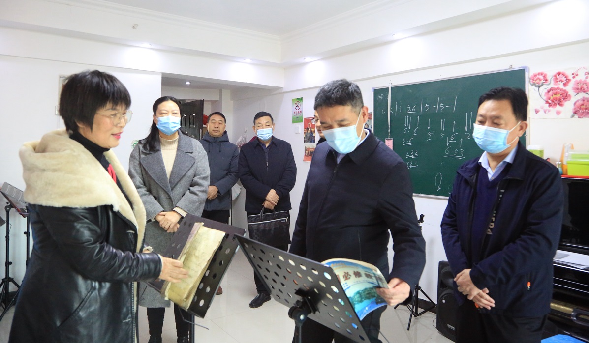 驻马店市驿城区委常委、宣传部长张德武调研文化工作