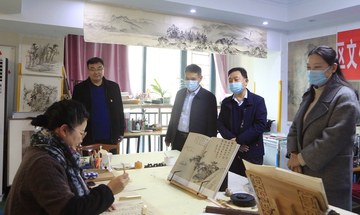 驻马店市驿城区委常委、宣传部长张德武调研文化工作